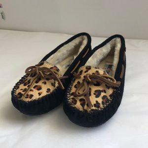(Minnetonka) Leopard Flats Shoes